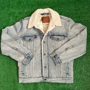 New Levi’s denim jacket